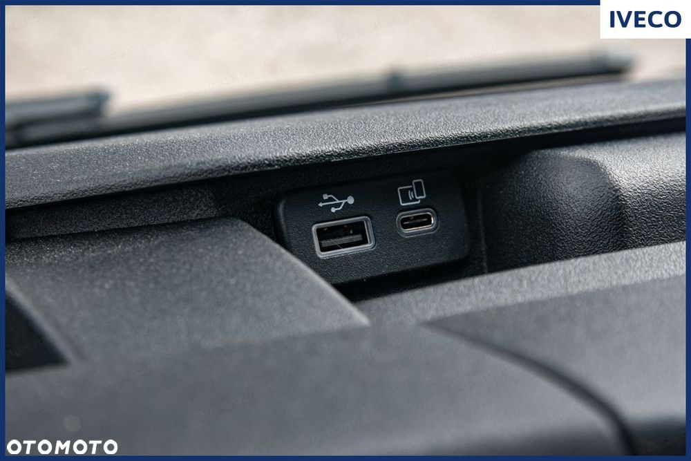 Iveco Daily 35S18 Kontener 8EP + Winda 3.0 180KM - 28