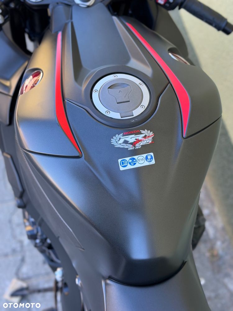 Honda CBR - 35