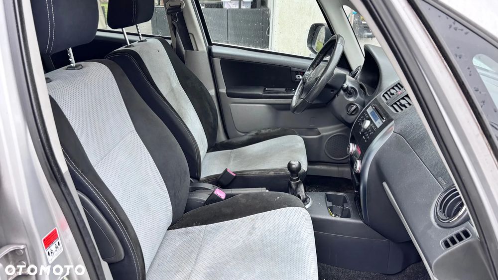 Suzuki SX4 1.6 VVT 4x2 Comfort - 14