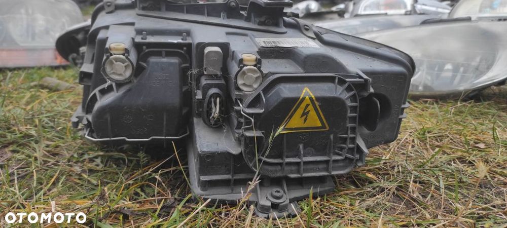 Lampa przednia Prawa kompletna Audi a4 8E0 xenon !! - 4