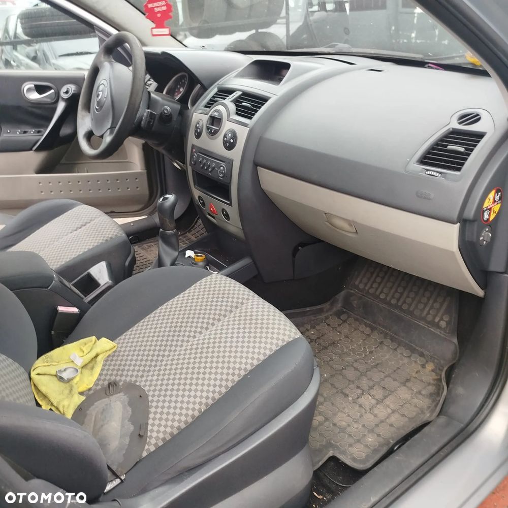Renault Megane 2 na części . - 4