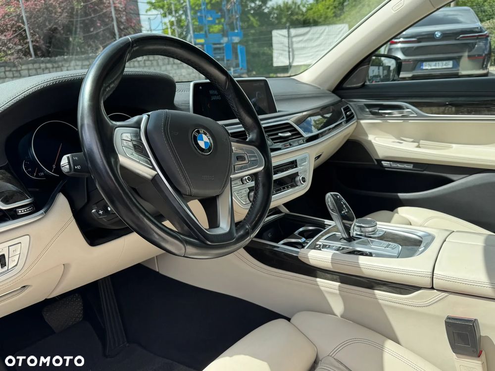 BMW Seria 7 740d xDrive - 9