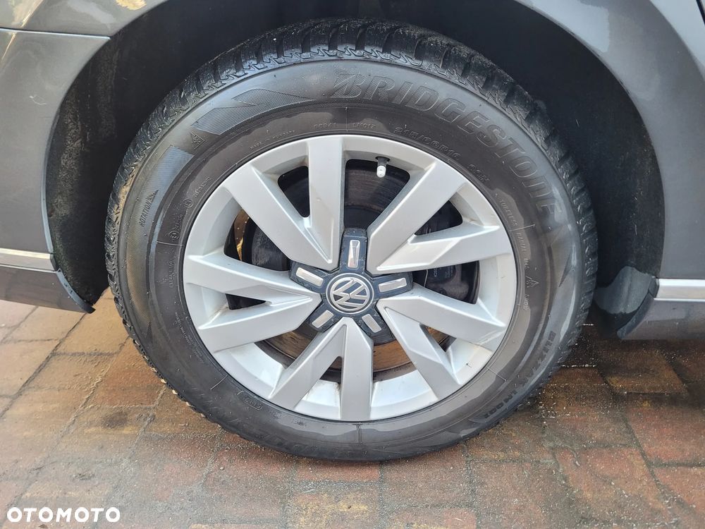 Volkswagen Passat Variant 2.0 TDI SCR DSG Comfortline - 8