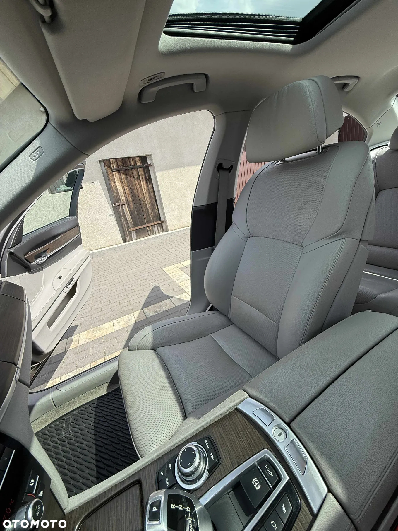 BMW Seria 7 750i xDrive - 19