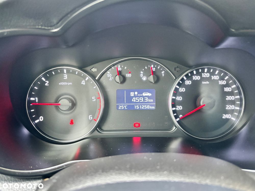Kia Carens 1.7 CRDi M 7os - 25