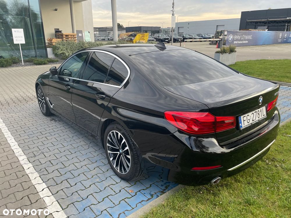 BMW Seria 5 518d Luxury Line - 12
