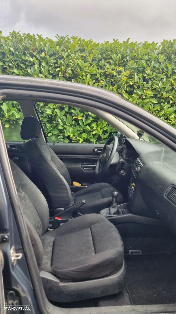 VW Golf 1.4i Confort - 12