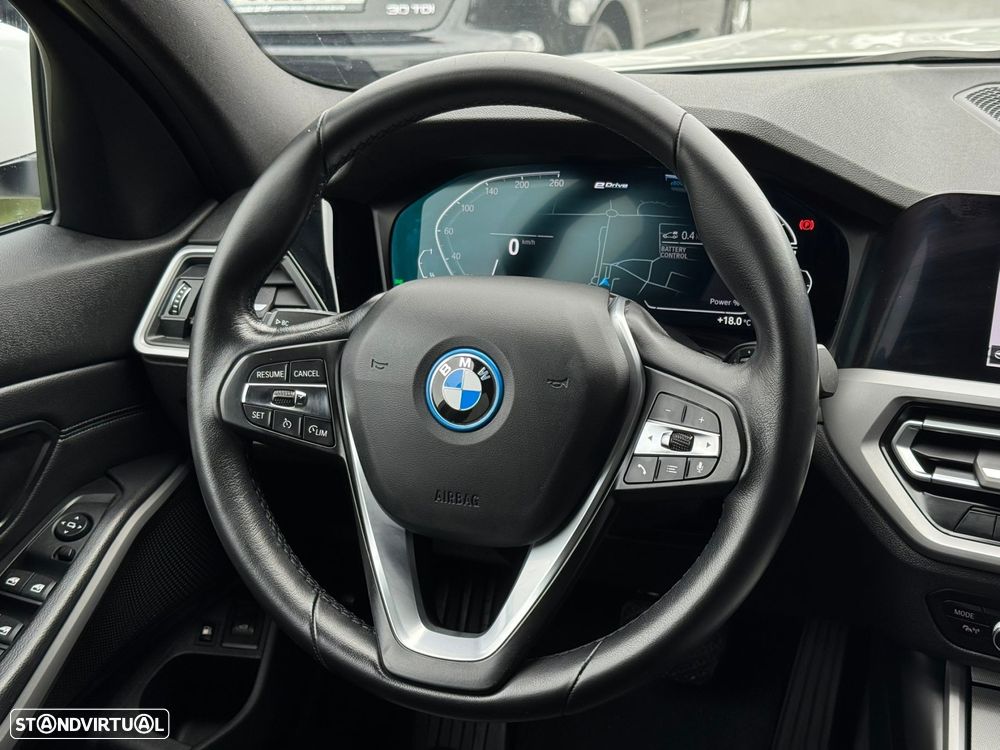 BMW 320 e Touring Corporate Edition Auto - 22