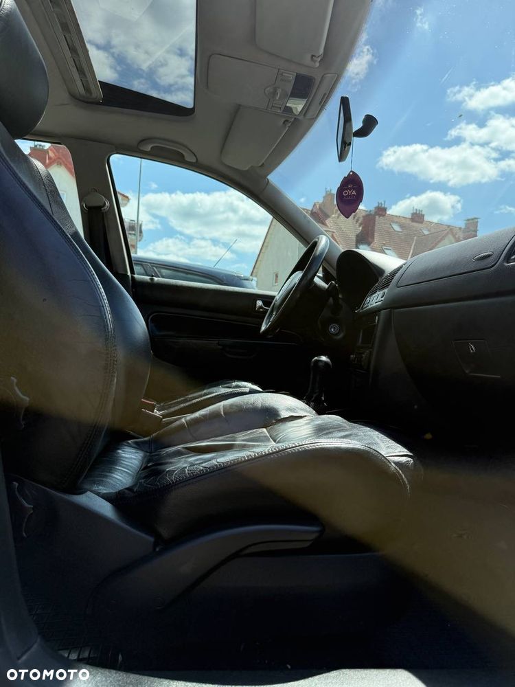 Volkswagen Golf - 17