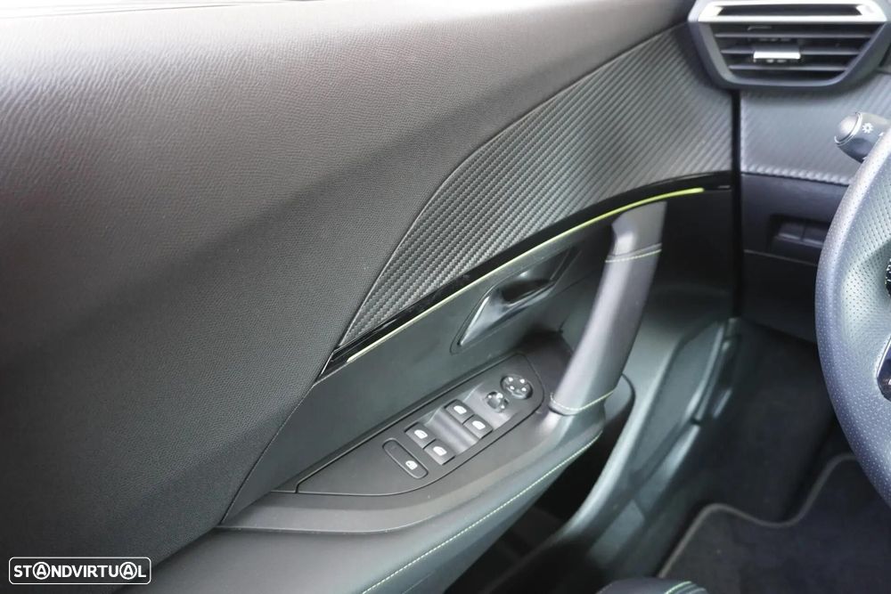 Peugeot 2008 1.2 PureTech GT EAT8 - 10