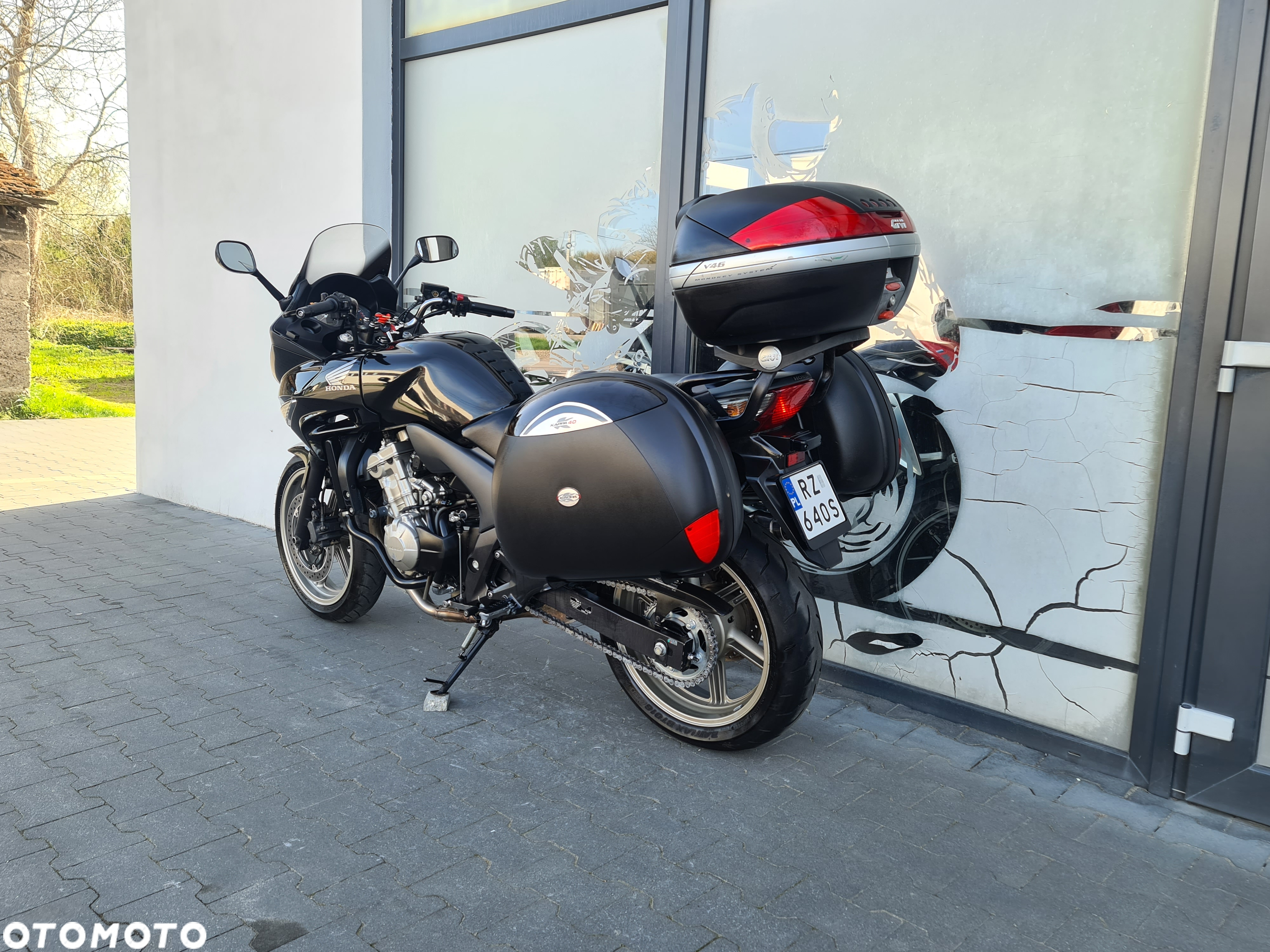 Honda CBF - 9