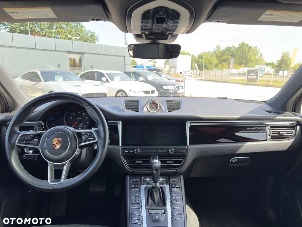 Porsche Macan Standard - 12