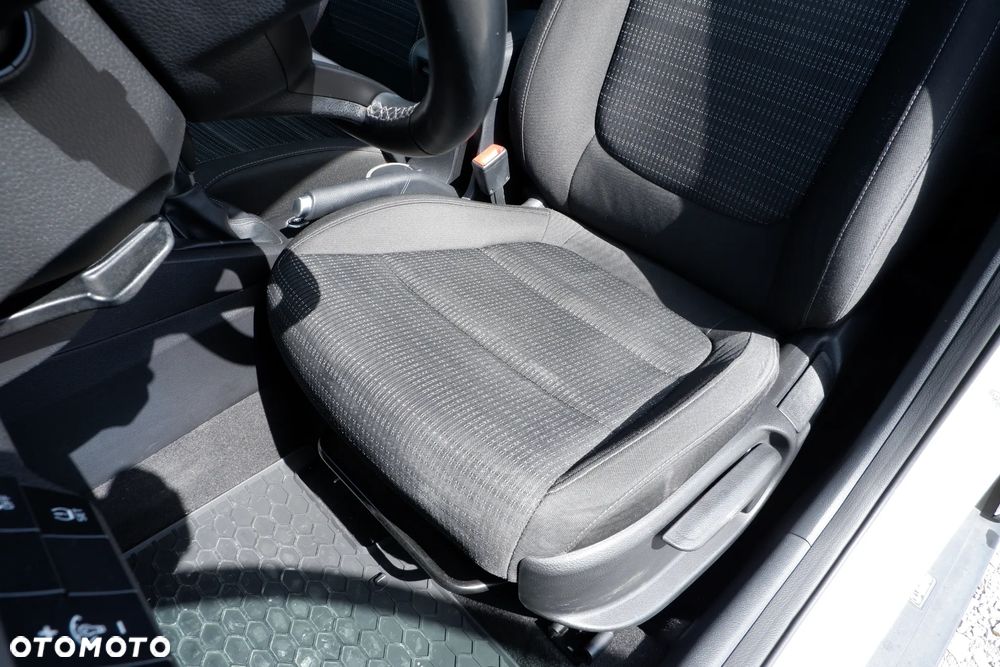 Kia Stonic 1.4 L - 28