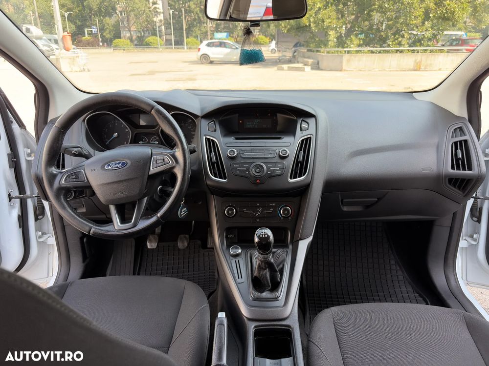 Ford Focus - 10