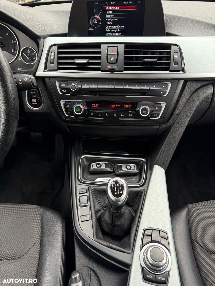 BMW Seria 3 318d xDrive Luxury Line - 29