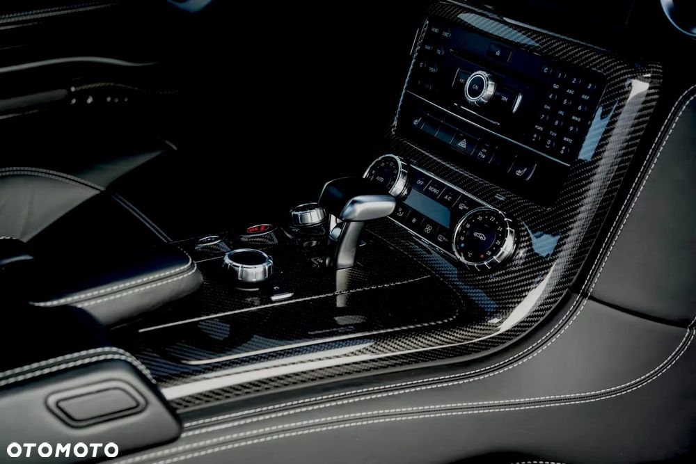 Mercedes-Benz SLS - 15