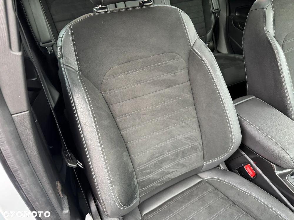 Ford Kuga 2.0 TDCi 4x4 ST-Line - 33