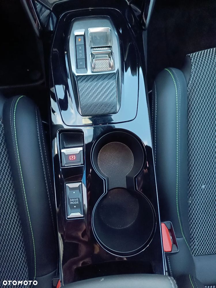 Peugeot 208 - 30