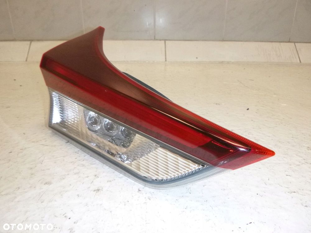 TOYOTA AURIS LAMPA LEWY TYŁ W KLAPĘ LEWA TYLNA hatchback - 4