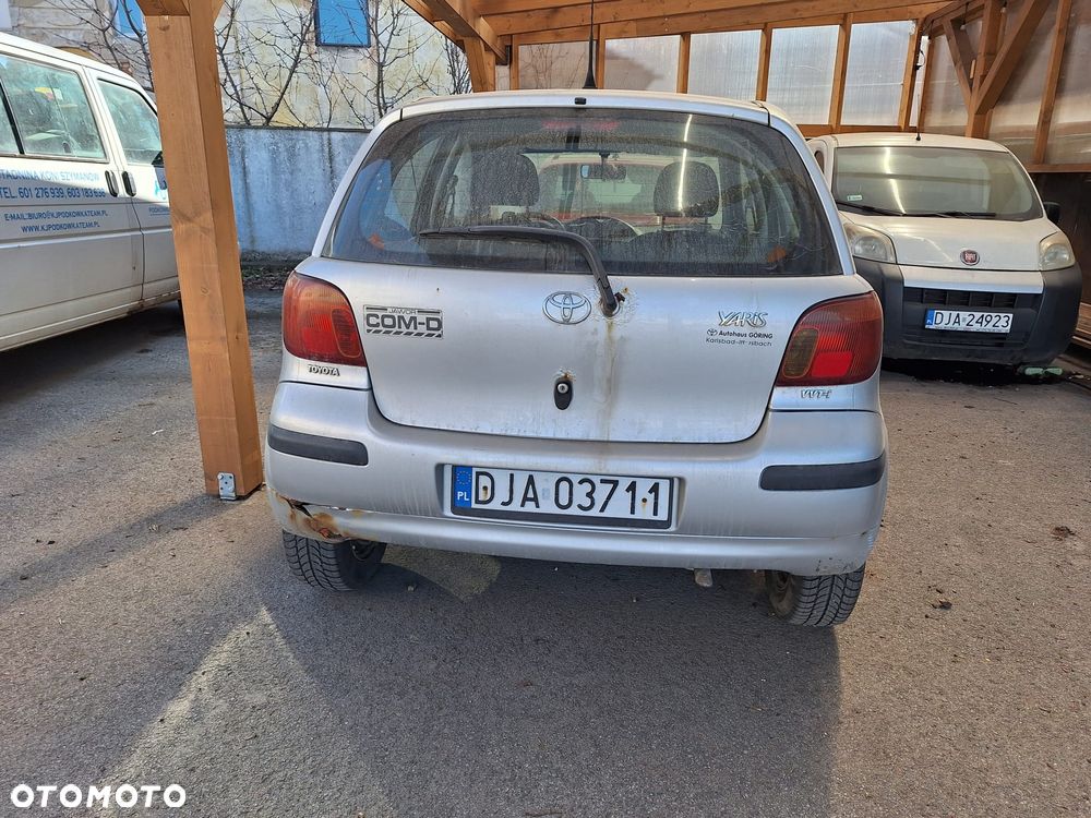 Toyota Yaris 1.0 Base - 5