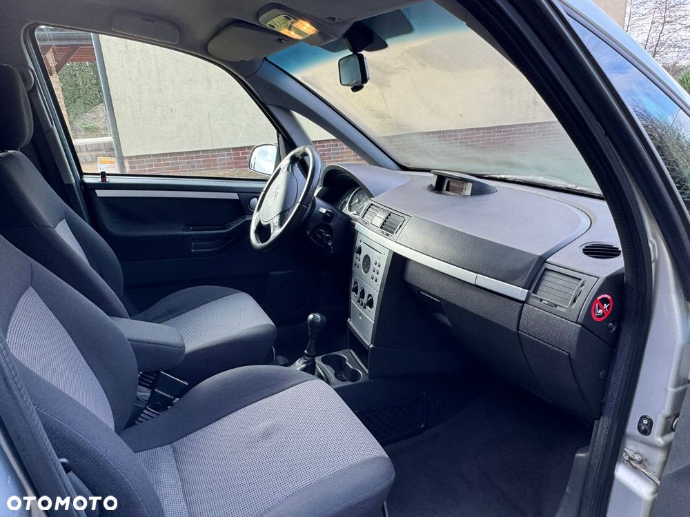 Opel Meriva 1.8 16V (Essentia) - 16