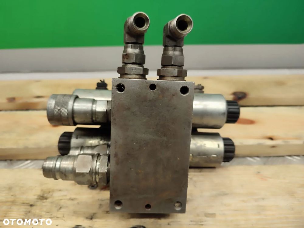 Blok zaworów kierunkowych 935 82971 PARKER DENISON - 3