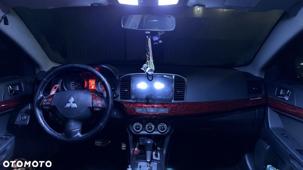 Mitsubishi Lancer - 8
