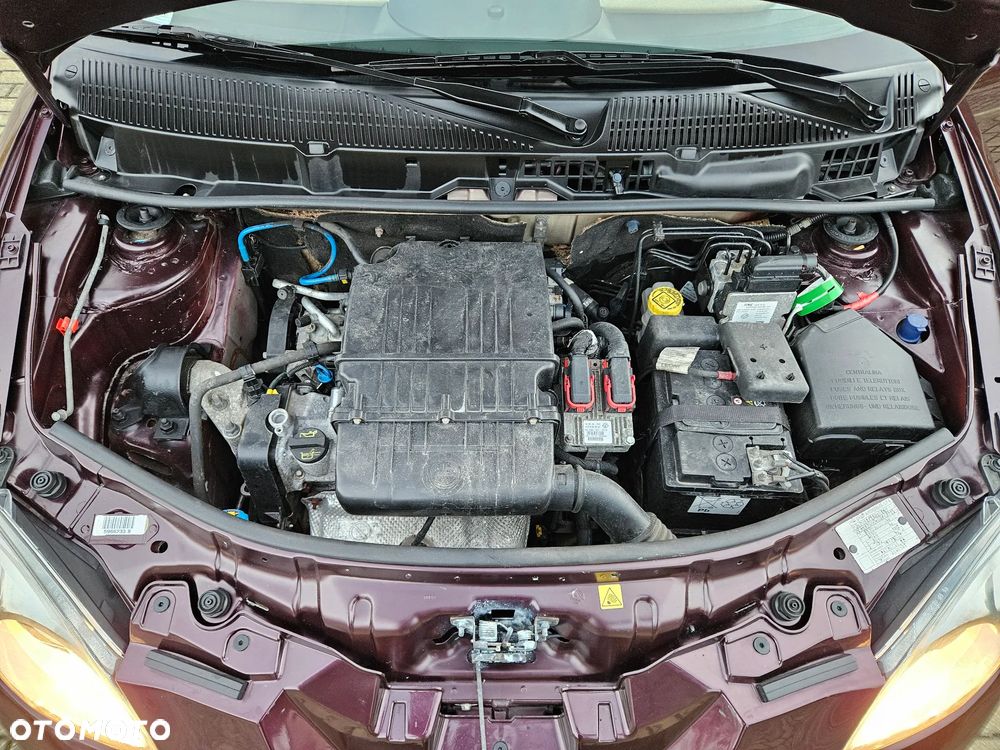 Lancia Ypsilon 1.4 8V Platino (4 os.) - 36