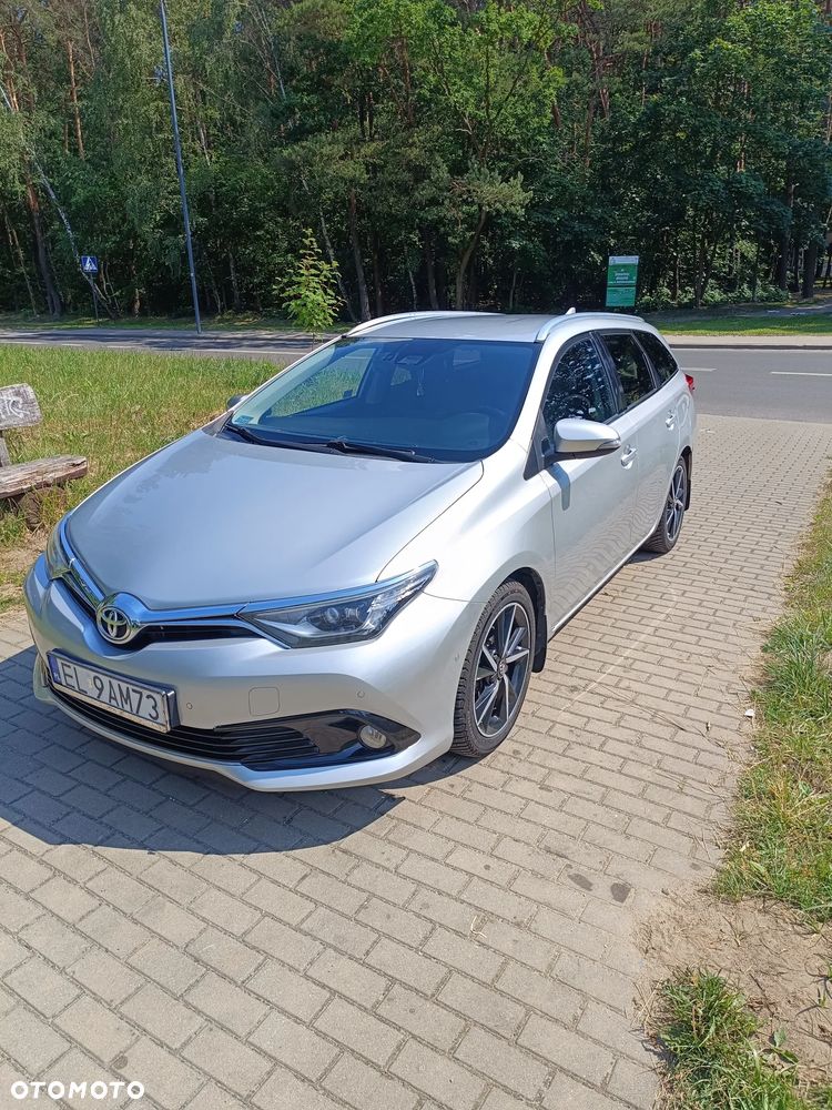 Toyota Auris 1.6 D-4D Prestige - 2