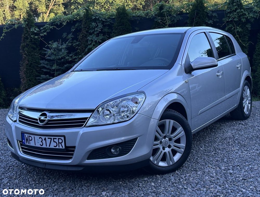 Opel Astra 1.6 Exklusiv - 1
