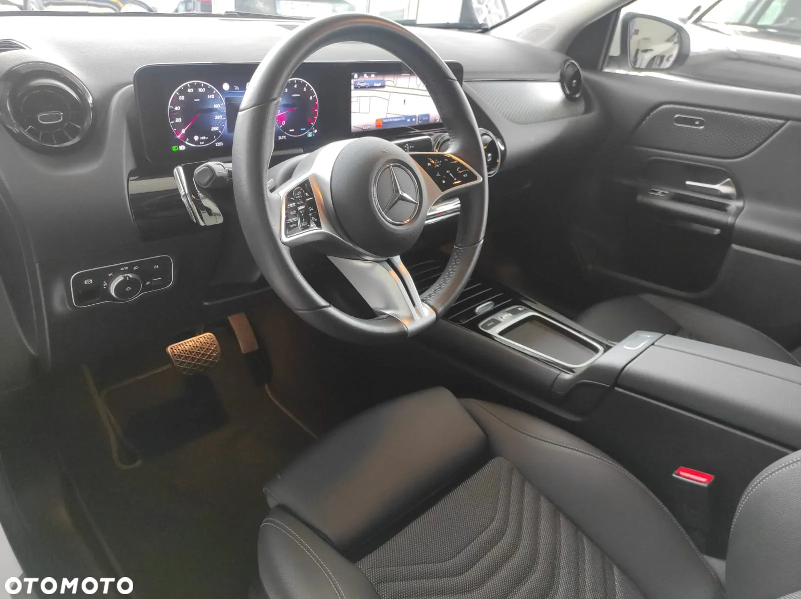Mercedes-Benz GLA 200 Style - 14