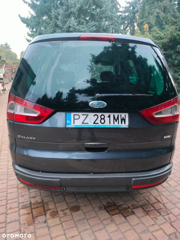 Ford Galaxy - 9