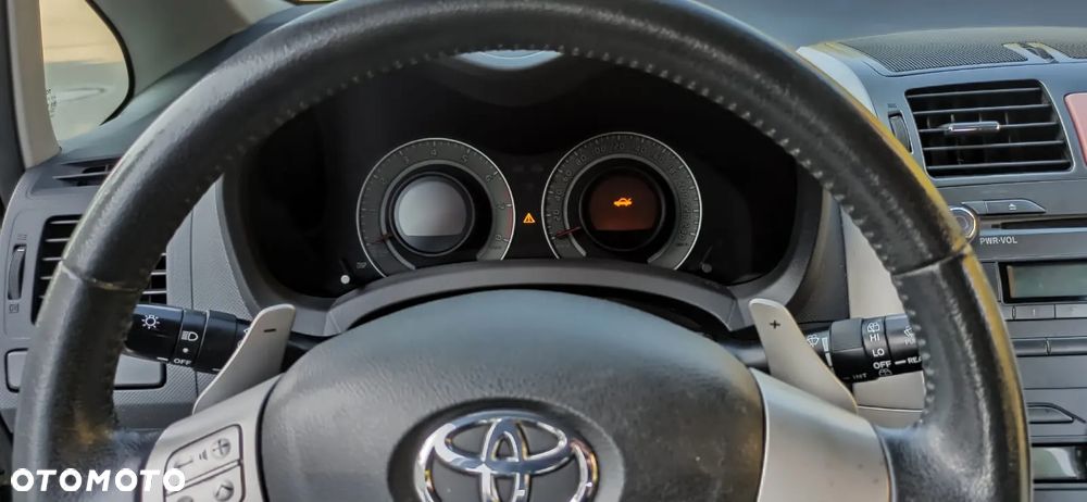 Toyota Auris 1.6 Dynamic MS - 12