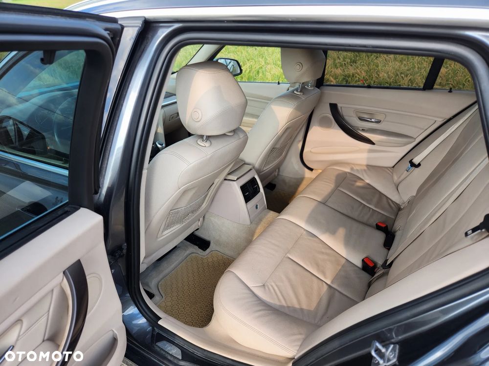 BMW Seria 3 320d xDrive - 9