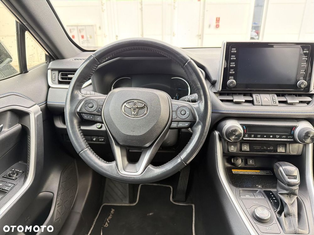 Toyota RAV4 - 11
