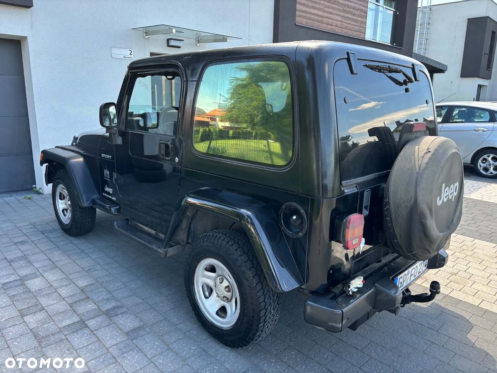 Jeep Wrangler - 11