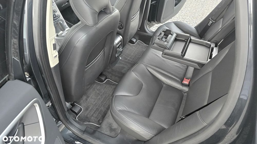 Volvo XC 60 T6 AWD RDesign - 8