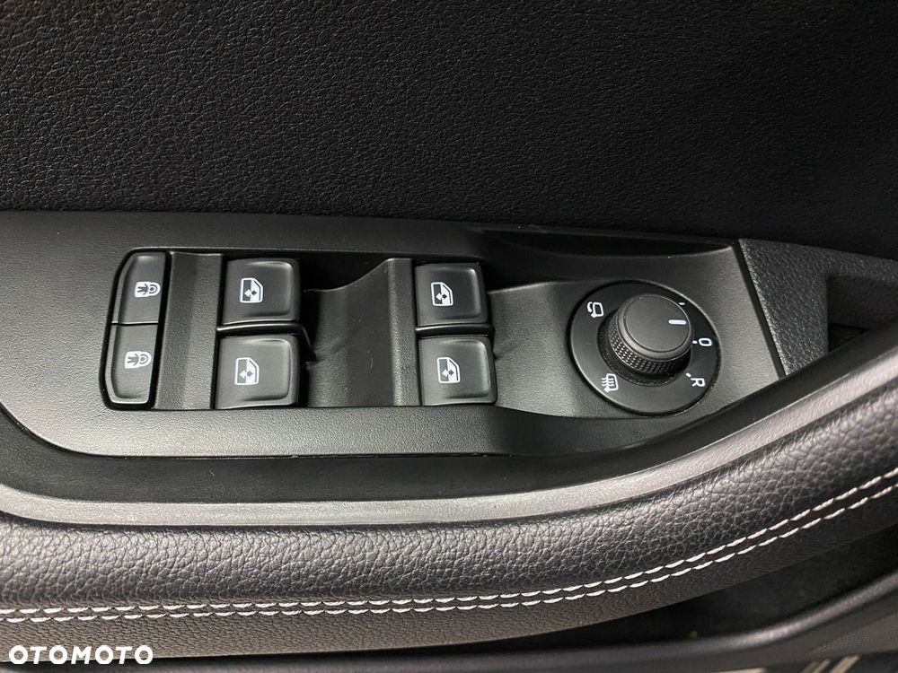 Skoda Superb 2.0 TDI SCR Style DSG - 37
