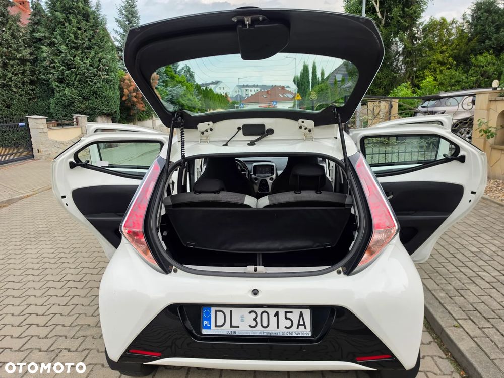 Toyota Aygo x-play - 4