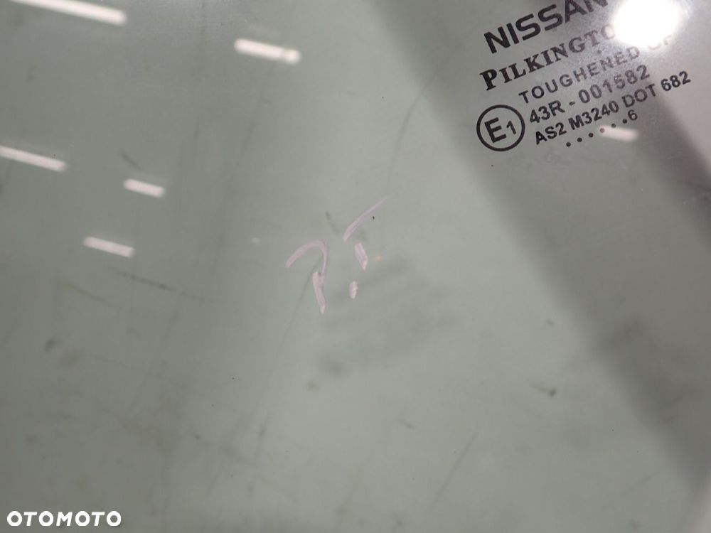 SZYBA KAROSERYJNA PRAWA TYLNA NISSAN MICRA K12 C+C - 2