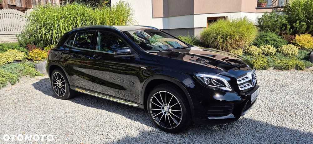 Mercedes-Benz GLA 180 7G-DCT AMG Line - 3