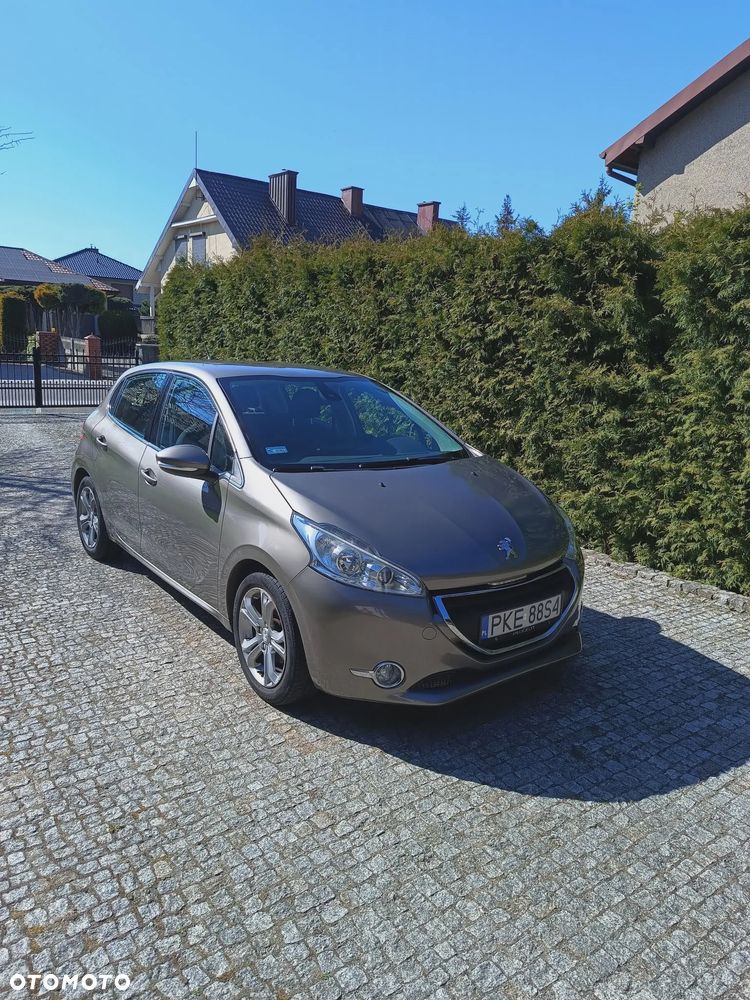 Peugeot 208 PureTech 82 Allure - 1