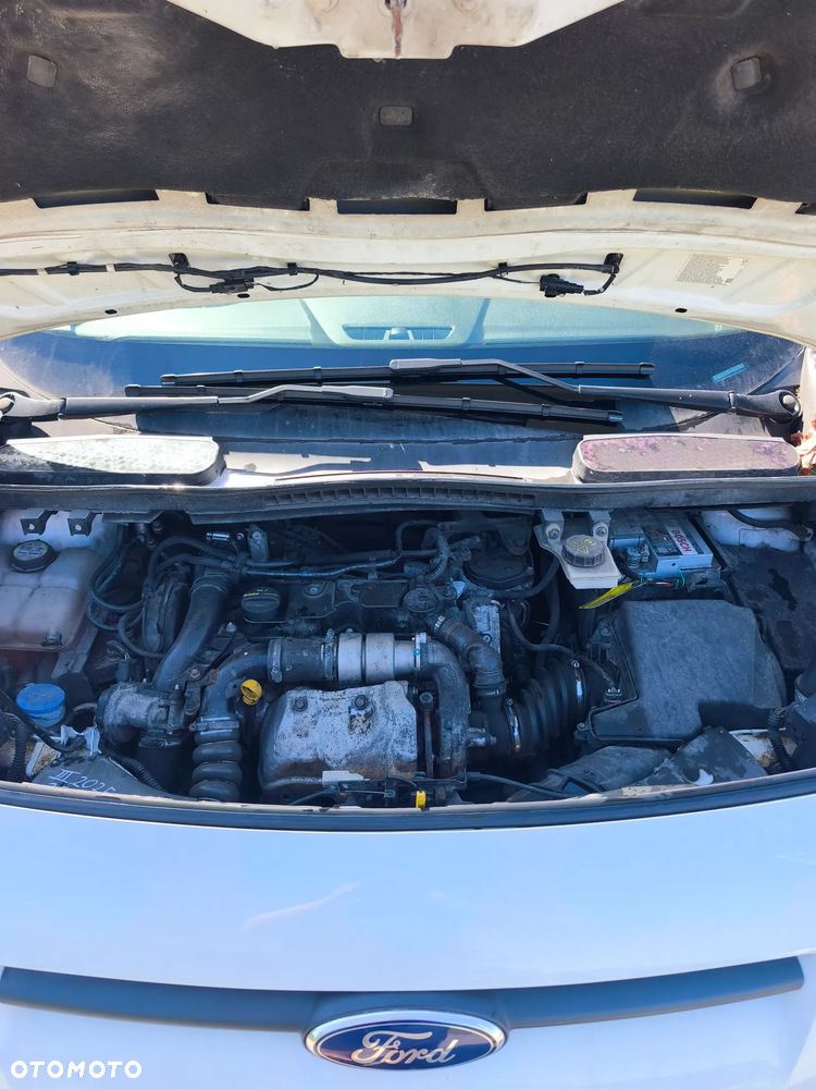 Ford Tourneo Connect Grand - 17