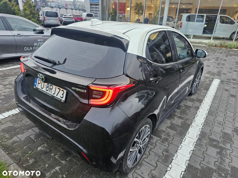 Toyota Yaris Hybrid 100 Selection - 7