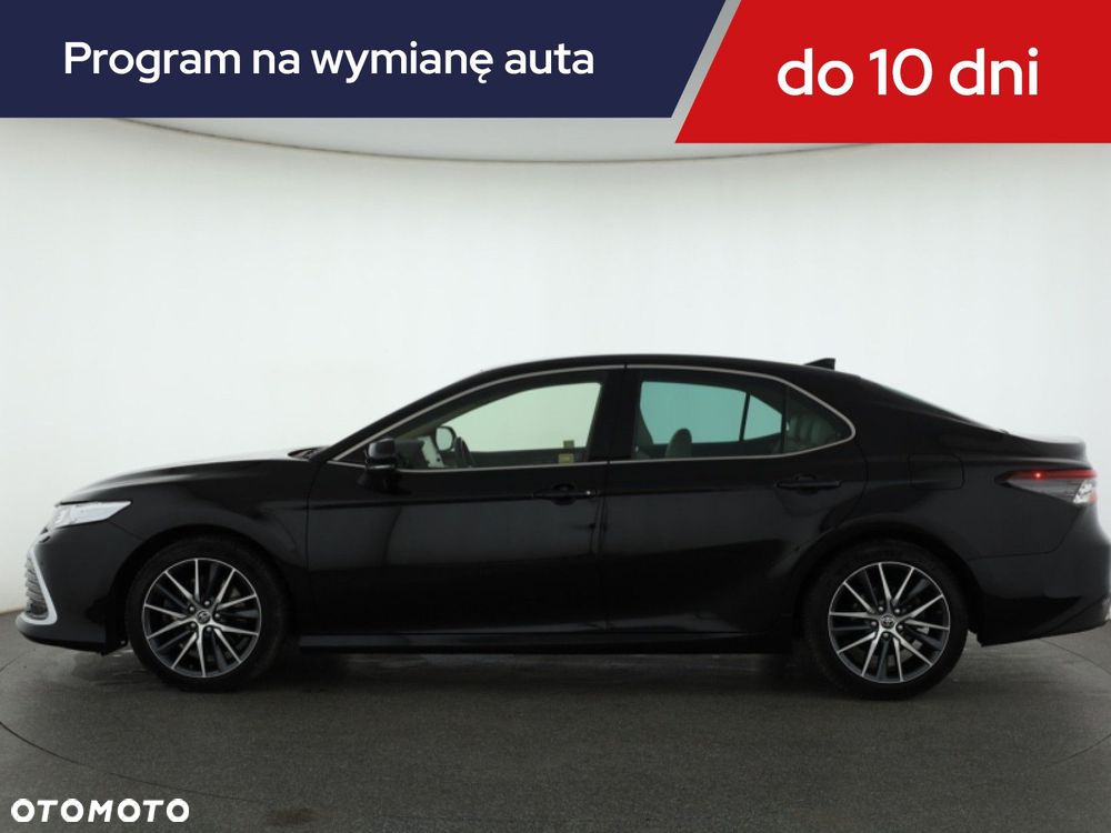Toyota Camry - 4