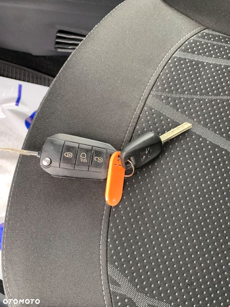 Peugeot 208 1.4 e-HDi Active STT - 24