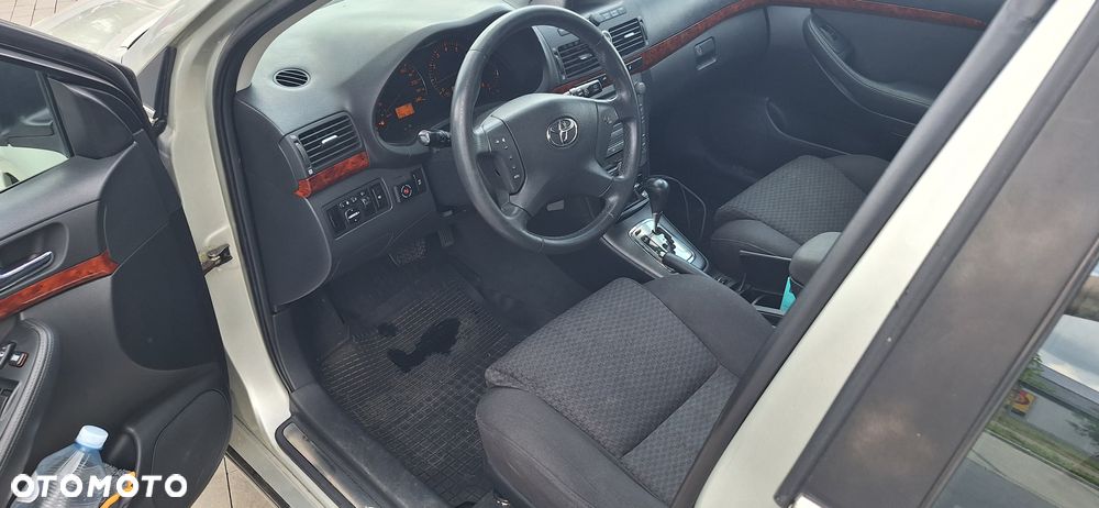 Toyota Avensis 2.0 VVT-i Automatik Sol - 13