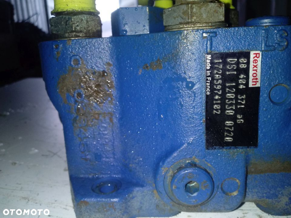Rozdzielacz hydrauliczny Yanmar DSI 12033 0720 SV15 9 Sekcji - 6