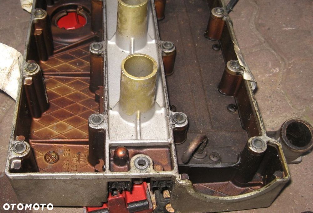 pokrywa zaworów OPEL KADETT GSI 2.0 16V 90285958 - 7