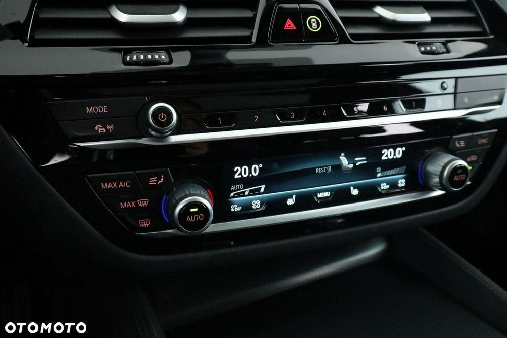 BMW Seria 5 530d xDrive mHEV M Sport sport - 32